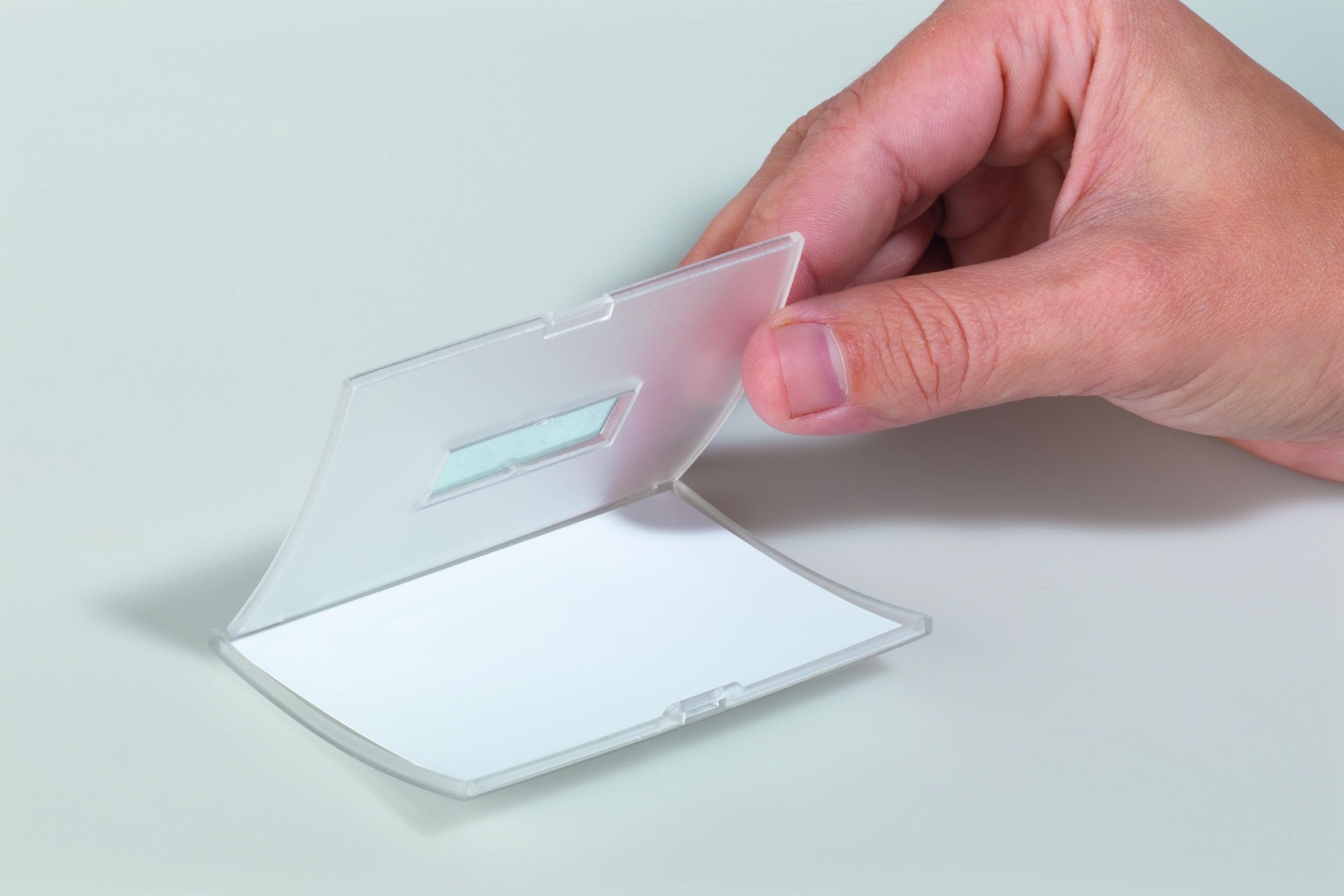 durable-badge-clickfold-54-x-90-mm-fixation-pince-combi-plastique-assorties image 7