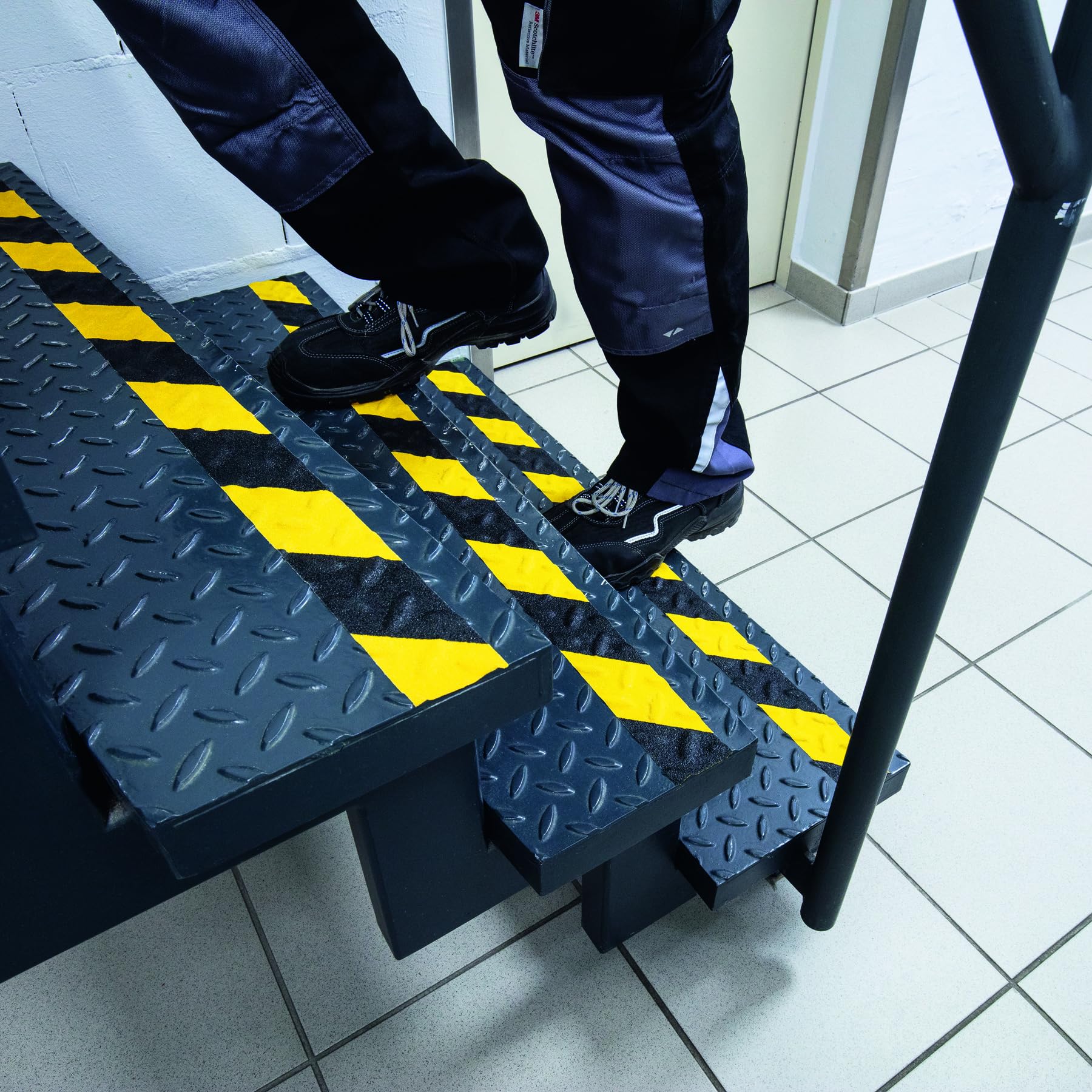 durable-duraline-grip-ruban-antid-rapant-jaune-noir-r13-1097130 image 3